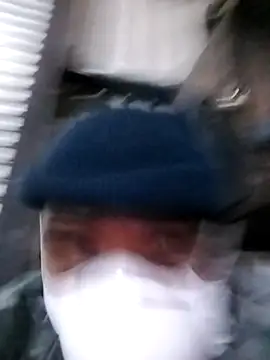 Snapshot of loVbRo1 chatting on October 27, 10:33 pm loVbRo1 online show from October 27, 10:33 pm