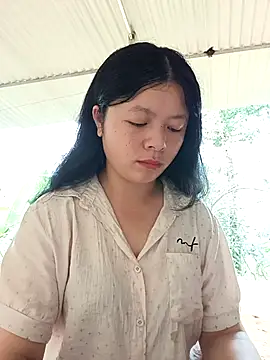 lisa-bae00 online show from July 15, 12:50 am