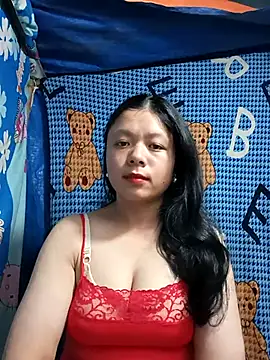 Snapshot of lisa-bae00 chatting on December 15, 12:00 pm lisa-bae00 online show from December 15, 12:00 pm