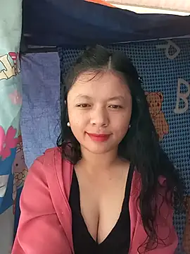 Snapshot of lisa-bae00 chatting on December 4, 3:27 am lisa-bae00 online show from December 4, 3:27 am