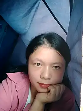 Snapshot of lisa-bae00 chatting on October 24, 10:03 am lisa-bae00 online show from October 24, 10:03 am