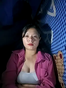 Snapshot of lisa-bae00 chatting on November 15, 10:41 am lisa-bae00 online show from November 15, 10:41 am