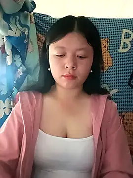 Snapshot of lisa-bae00 chatting on May 2, 12:05 am lisa-bae00 online show from May 2, 12:05 am