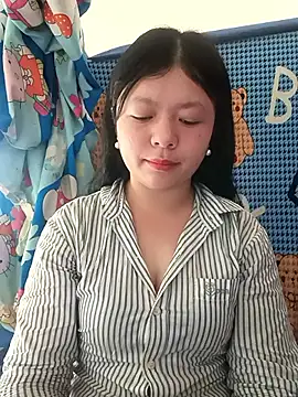 lisa-bae00 online show from April 8, 12:12 am