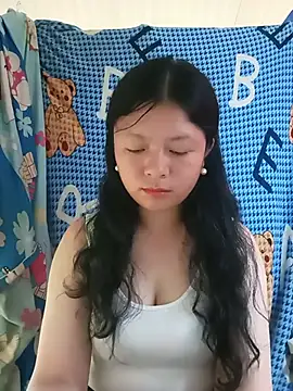 lisa-bae00 online show from June 7, 12:38 am
