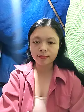 Snapshot of lisa-bae00 chatting on November 18, 12:19 pm lisa-bae00 online show from November 18, 12:19 pm