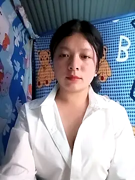 lisa-bae00 online show from April 13, 2:43 pm