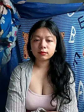 lisa-bae00 online show from February 6, 11:56 pm