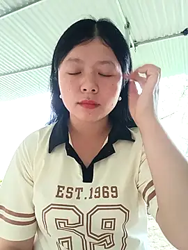 lisa-bae00 online show from April 11, 3:25 am