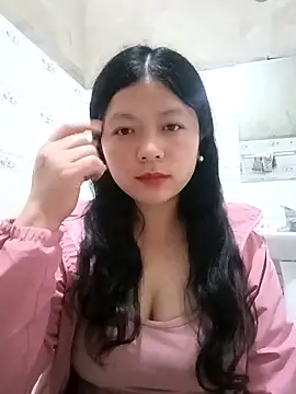 Snapshot of lisa-bae00 chatting on April 23, 1:02 pm lisa-bae00 online show from April 23, 1:02 pm