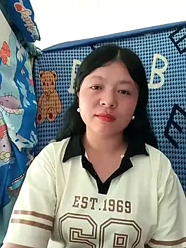 lisa-bae00 online show from April 13, 2:37 am