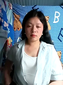 Snapshot of lisa-bae00 chatting on May 5, 2:31 pm lisa-bae00 online show from May 5, 2:31 pm