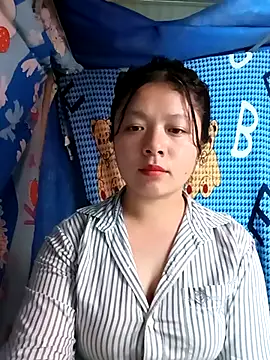 lisa-bae00 online show from March 5, 10:45 am