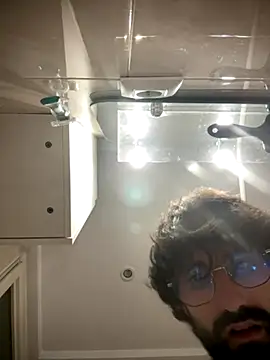 Snapshot of Paapii1098 chatting on November 23, 2:21 am Paapii1098 online show from November 23, 2:21 am