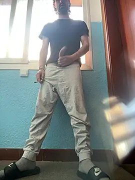 Paapii1098 online show from April 18, 1:13 pm