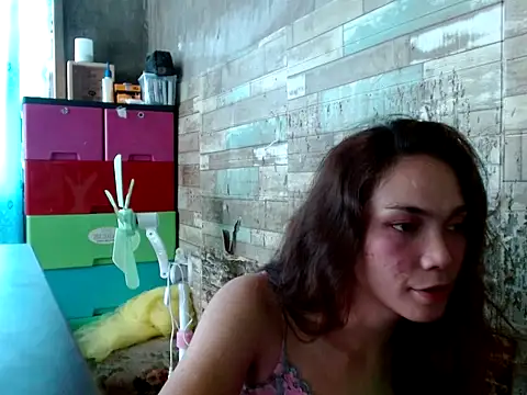 Snapshot of maldita143 chatting on October 20, 3:30 am maldita143 online show from October 20, 3:30 am