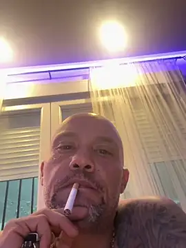 Snapshot of gitanoMad chatting on November 28, 11:27 pm gitanoMad online show from November 28, 11:27 pm