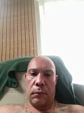 Snapshot of gitanoMad chatting on November 1, 12:54 pm gitanoMad online show from November 1, 12:54 pm