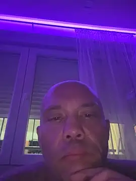 Snapshot of gitanoMad chatting on November 21, 12:53 am gitanoMad online show from November 21, 12:53 am