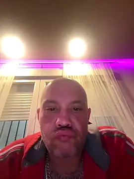 Snapshot of gitanoMad chatting on December 5, 1:16 am gitanoMad online show from December 5, 1:16 am