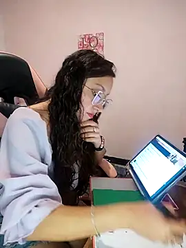 Snapshot of Pinkvixen69 chatting on February 9, 7:45 pm Pinkvixen69 online show from February 9, 7:45 pm