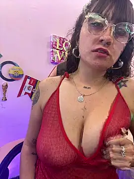Snapshot of Pinkvixen69 chatting on June 19, 2:39 am Pinkvixen69 online show from June 19, 2:39 am