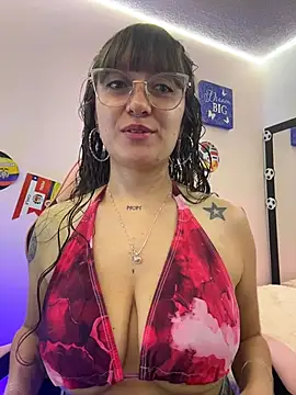 Snapshot of Pinkvixen69 chatting on June 16, 2:28 pm Pinkvixen69 online show from June 16, 2:28 pm