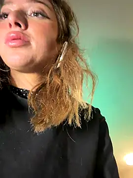 Snapshot of babygirlxchlo chatting on November 2, 10:53 am babygirlxchlo online show from November 2, 10:53 am