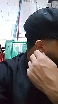 Snapshot of Sfdocom chatting on November 11, 11:09 pm Sfdocom online show from November 11, 11:09 pm