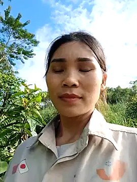 Snapshot of Bear_bear0 chatting on October 27, 2:01 am Bear bear0 online show from October 27, 2:01 am