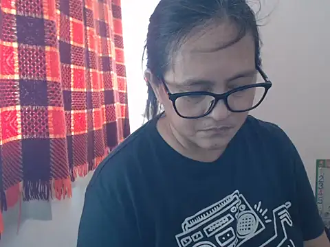 Snapshot of Kinkybela2025 chatting on July 10, 1:49 am Kinkybela2025 online show from July 10, 1:49 am