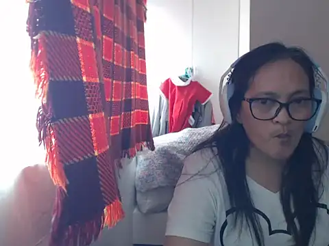 Kinkybela2025 online show from June 1, 1:50 am