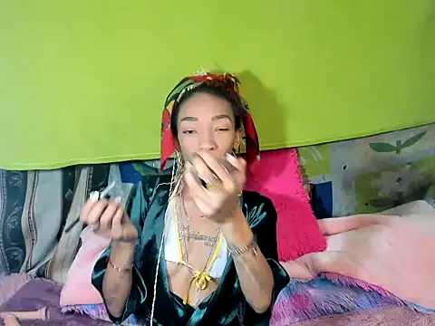 YAILIN 04 online show from November 6, 8:02 pm