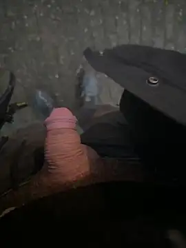 Snapshot of bart98geil chatting on February 21, 6:26 am bart98geil online show from February 21, 6:26 am