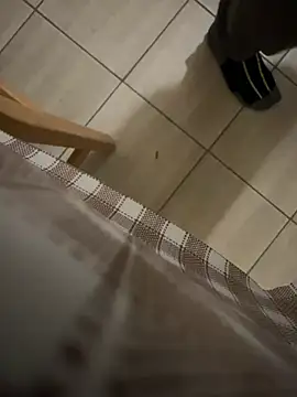 Snapshot of bart98geil chatting on March 1, 9:26 pm bart98geil online show from March 1, 9:26 pm