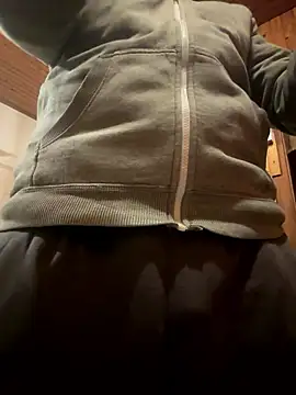 Snapshot of bart98geil chatting on January 12, 11:31 pm bart98geil online show from January 12, 11:31 pm