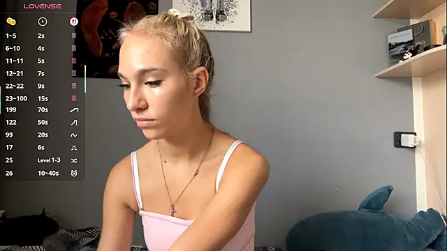 LeilaBilberry online show from November 3, 5:12 am