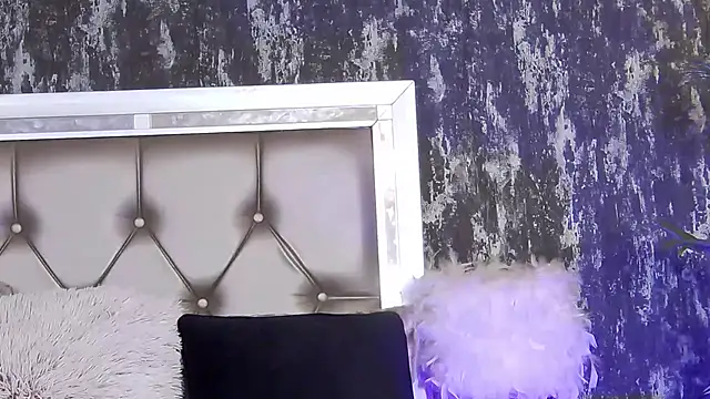 Snapshot of KendraNoir chatting on February 19, 1:13 am KendraNoir online show from February 19, 1:13 am