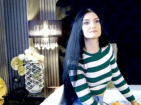 Snapshot of KendraNoir chatting on December 3, 6:25 am KendraNoir online show from December 3, 6:25 am