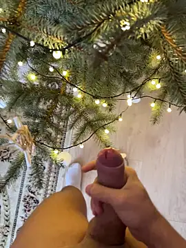 iCum uCum online show from December 15, 1:06 pm