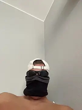 iCum uCum online show from November 13, 11:25 am