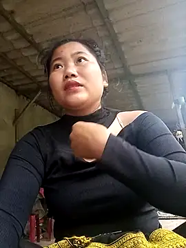 Snapshot of emlylin chatting on November 1, 1:34 am emlylin online show from November 1, 1:34 am