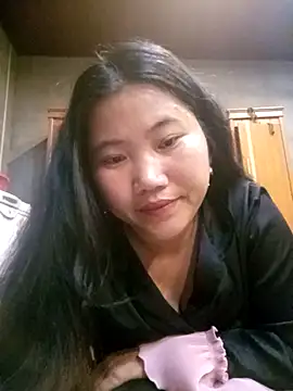 Snapshot of emlylin chatting on October 21, 1:43 pm emlylin online show from October 21, 1:43 pm