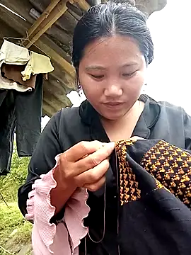 Snapshot of emlylin chatting on October 22, 4:01 am emlylin online show from October 22, 4:01 am