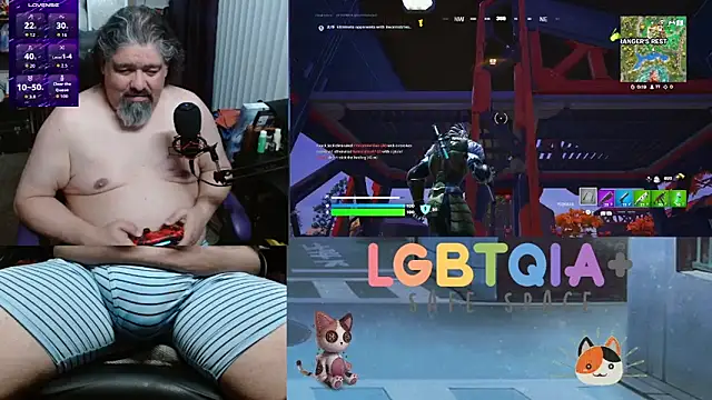 Snapshot of geekycastillo chatting on October 28, 3:40 am geekycastillo online show from October 28, 3:40 am