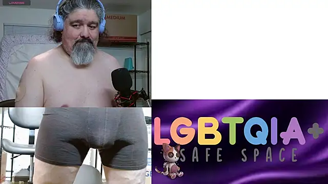 geekycastillo online show from March 9, 3:43 am