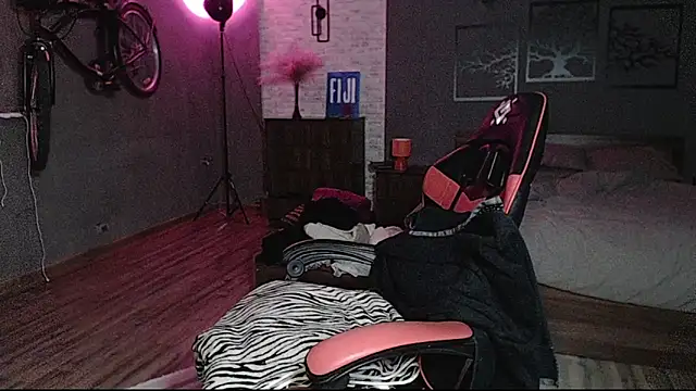 AuroraKeepFuck online show from November 7, 12:26 am