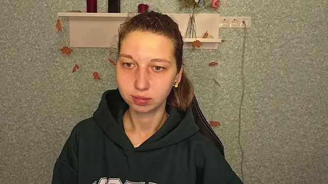 Snapshot of CuteEllii chatting on November 27, 5:08 am CuteEllii online show from November 27, 5:08 am