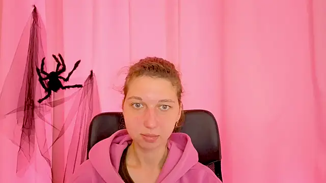 Snapshot of CuteEllii chatting on November 19, 11:21 am CuteEllii online show from November 19, 11:21 am