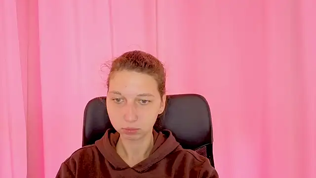 Snapshot of CuteEllii chatting on October 23, 9:19 am CuteEllii online show from October 23, 9:19 am